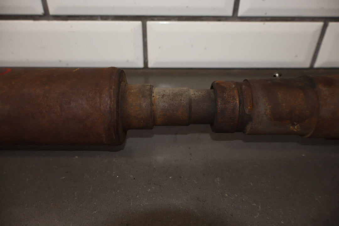 1994 Chevrolet Suburban 2500 4x4 Front Drive Shaft OEM