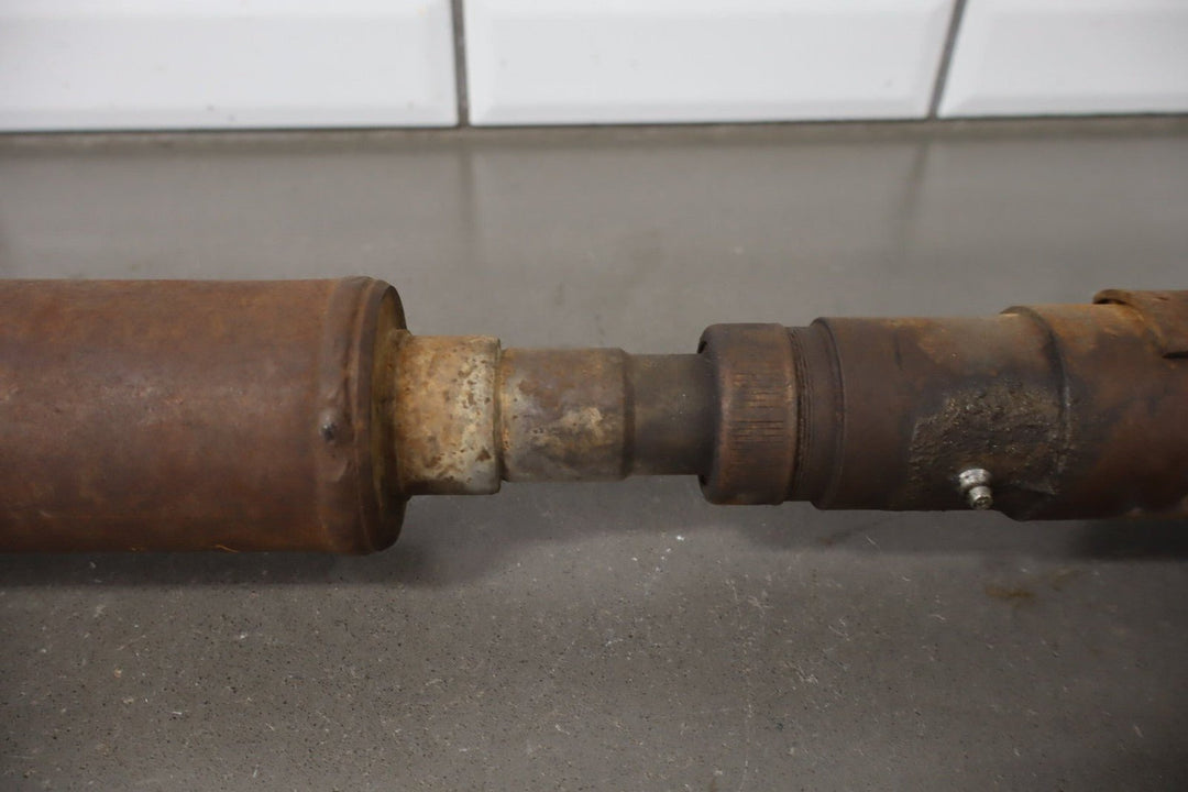 1994 Chevrolet Suburban 2500 4x4 Front Drive Shaft OEM