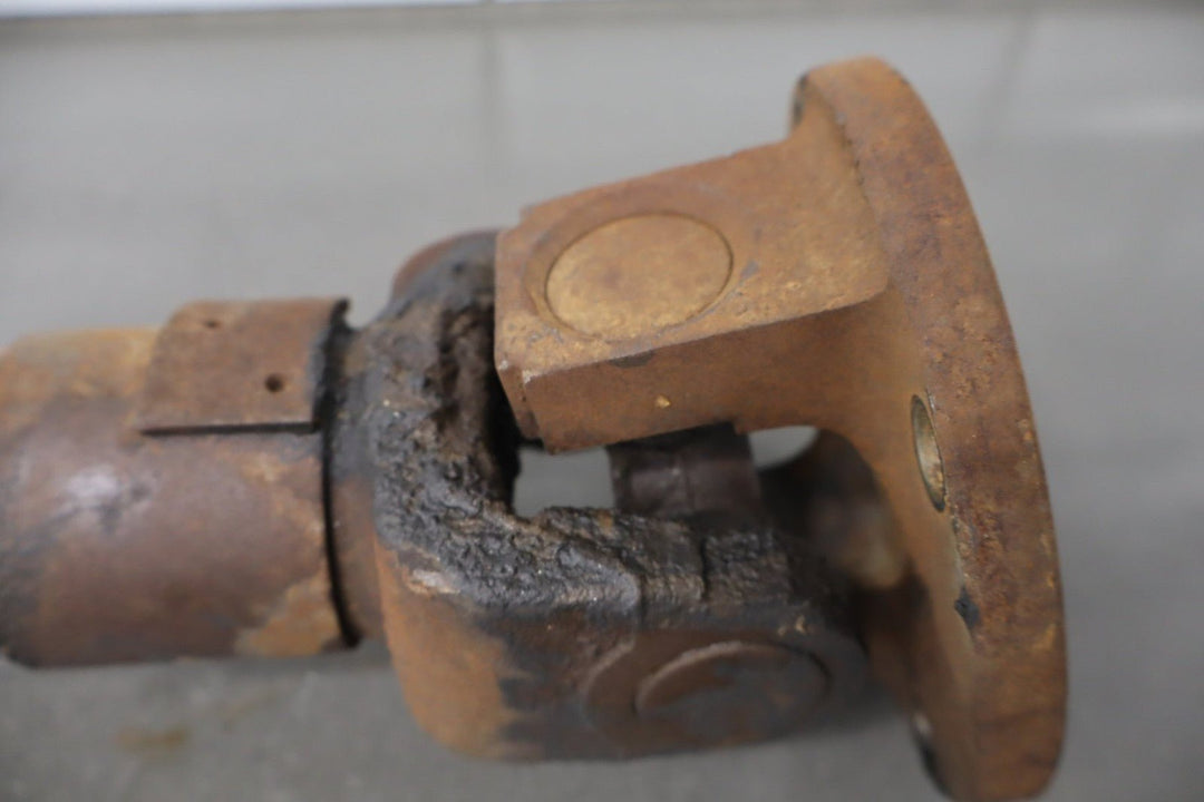 1994 Chevrolet Suburban 2500 4x4 Front Drive Shaft OEM