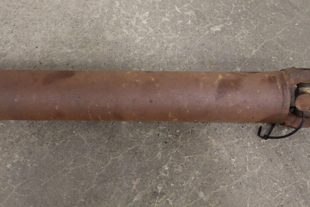 1994 Chevrolet Suburban 2500 GMT400 4x4 7.4L Rear Drive Shaft