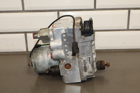 1995-1996 Chevrolet Corvette ABS Brake Unit 12525062 OEM