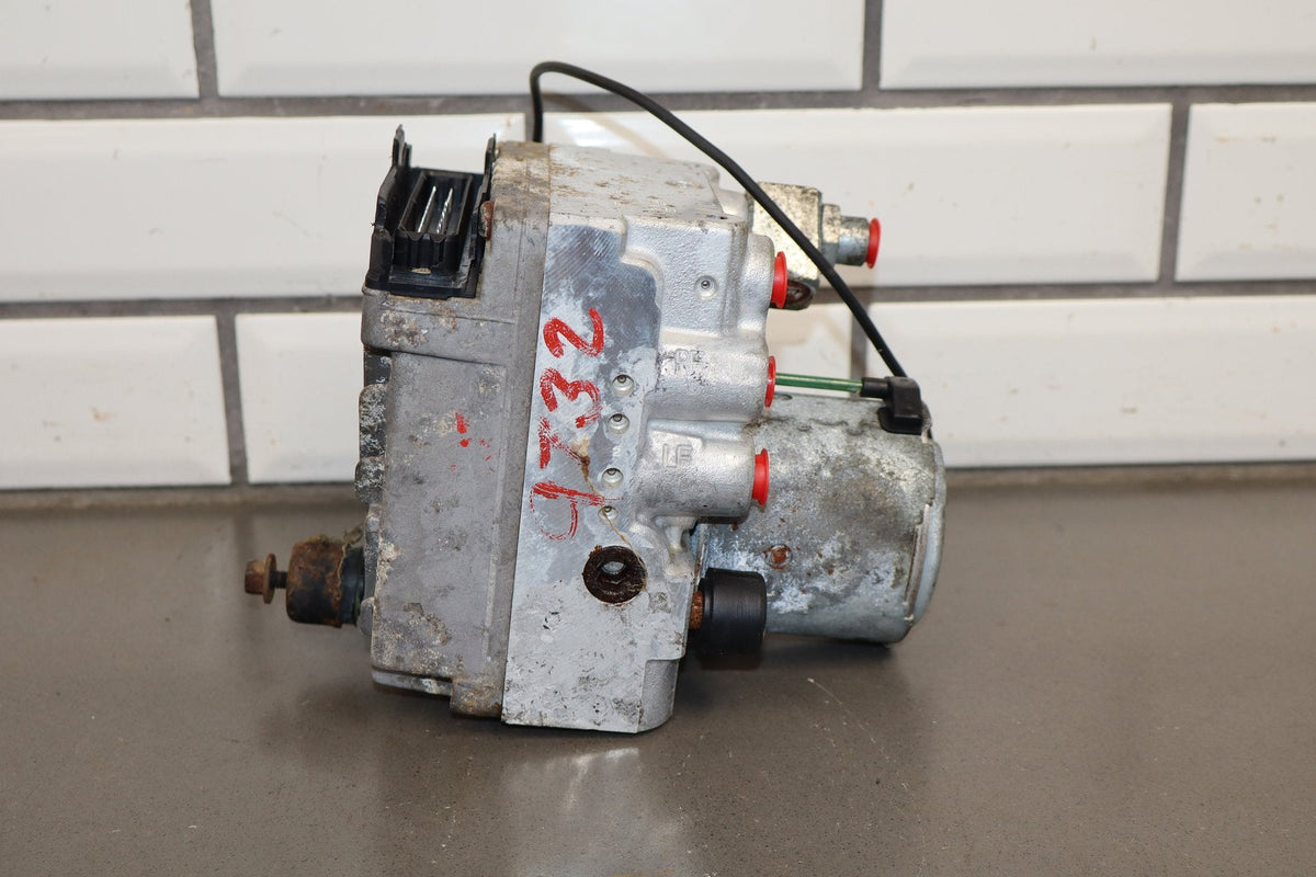 1995-1996 Chevrolet Corvette ABS Brake Unit 12525062 OEM