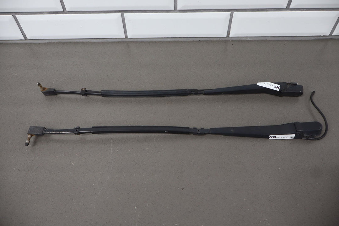 1995 - 1996 Chevrolet Corvette C4 - Wiper Arm Pair