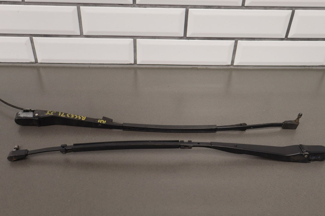 1995 - 1996 Chevrolet Corvette C4 - Wiper Arm Pair