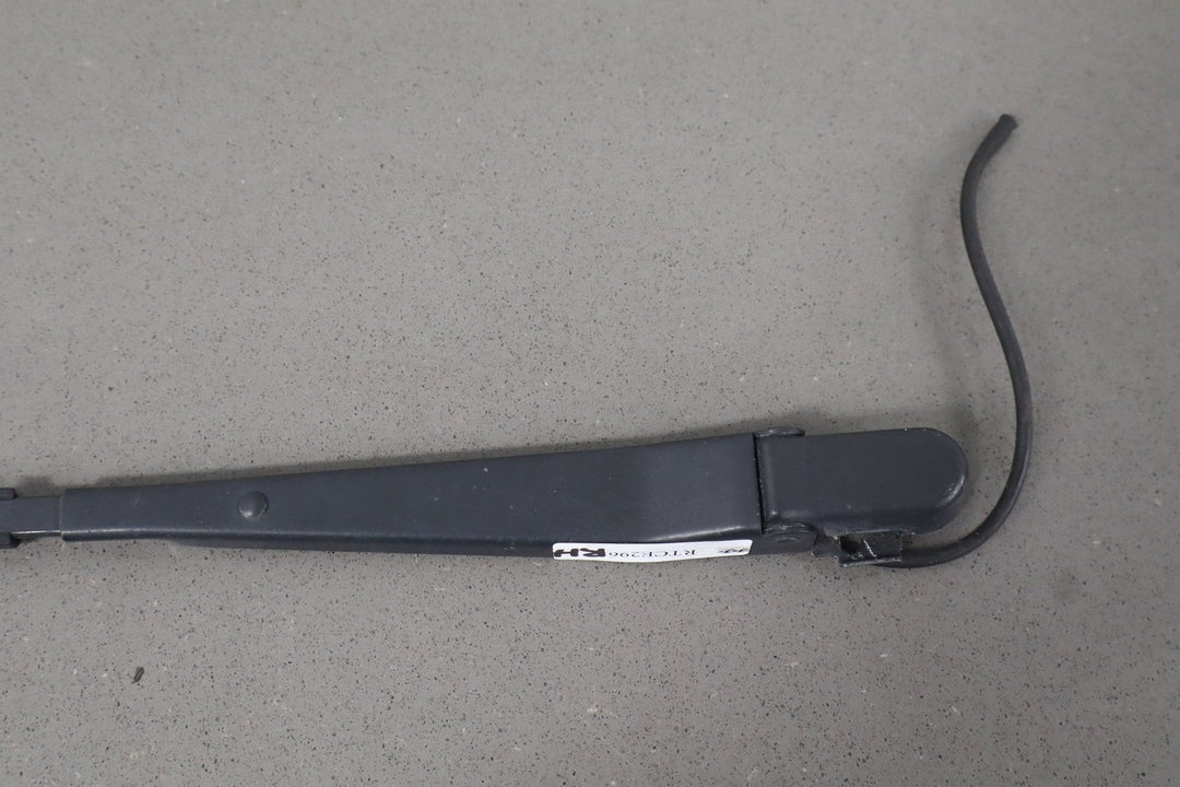 1995 - 1996 Chevrolet Corvette C4 - Wiper Arm Pair