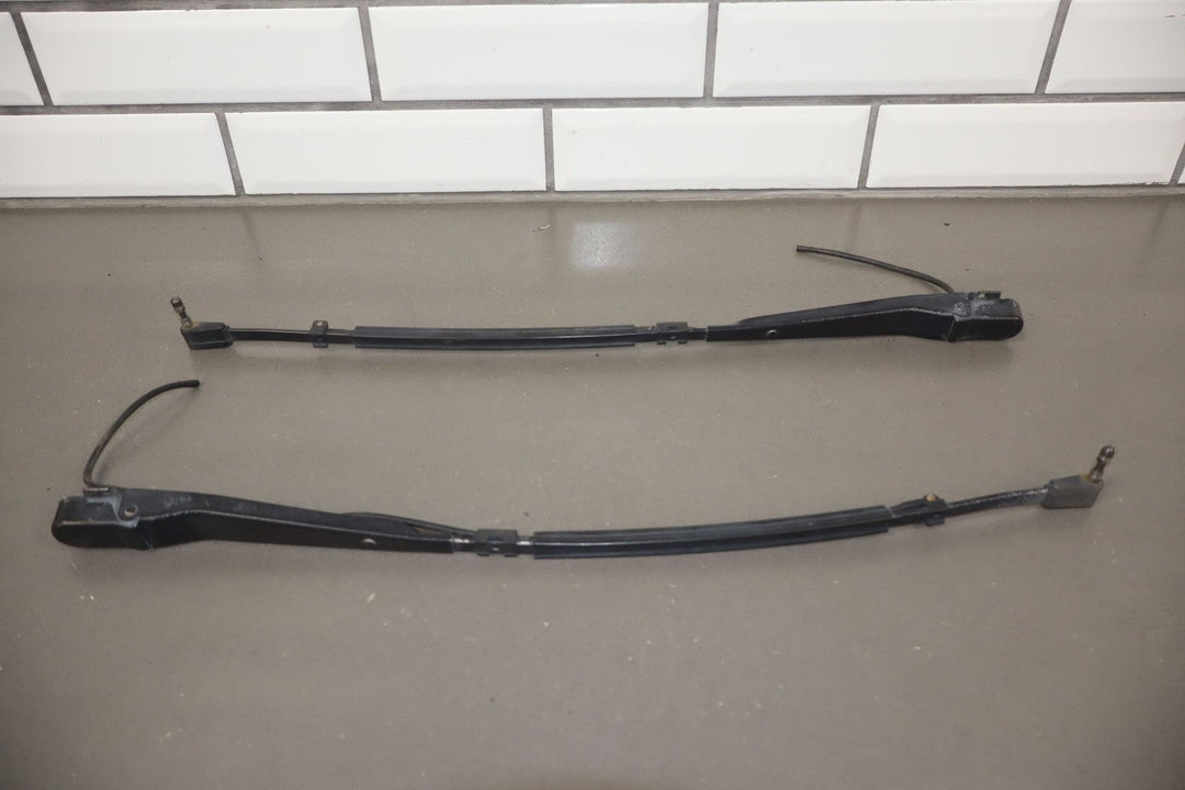 1995 - 1996 Chevrolet Corvette C4 - Wiper Arm Pair