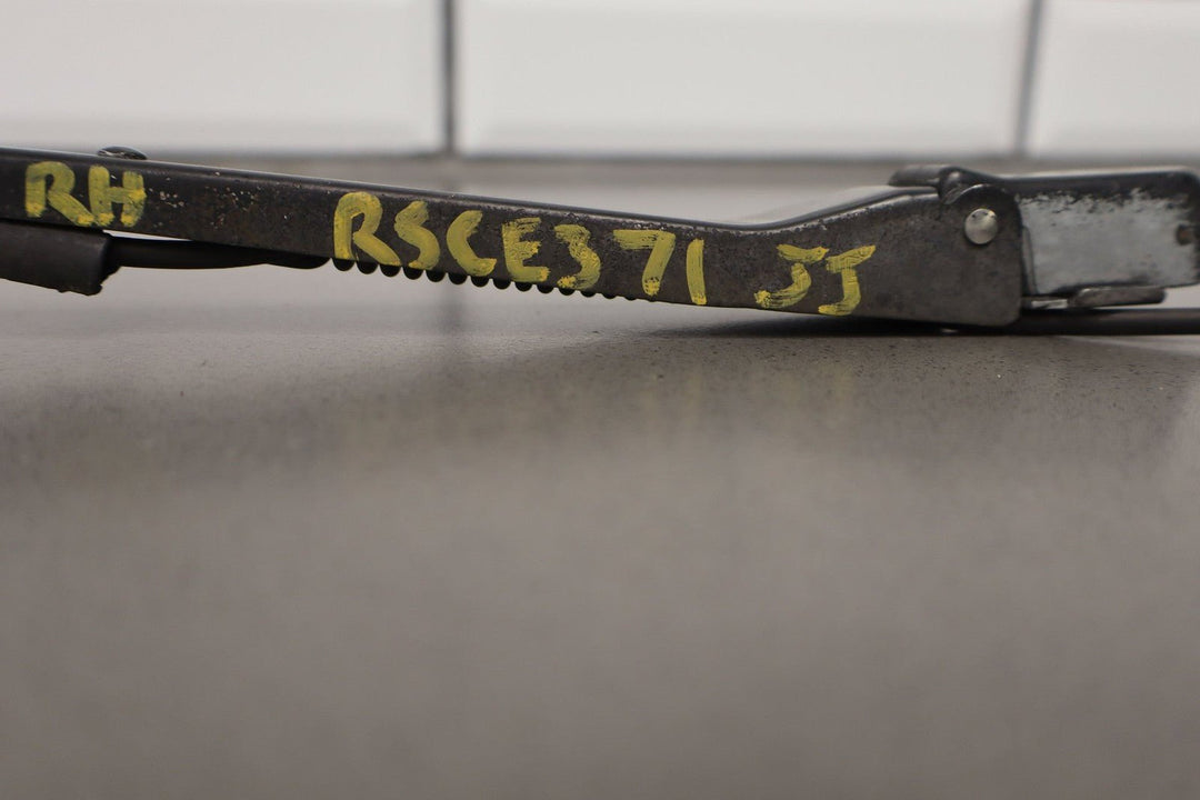 1995 - 1996 Chevrolet Corvette C4 - Wiper Arm Pair