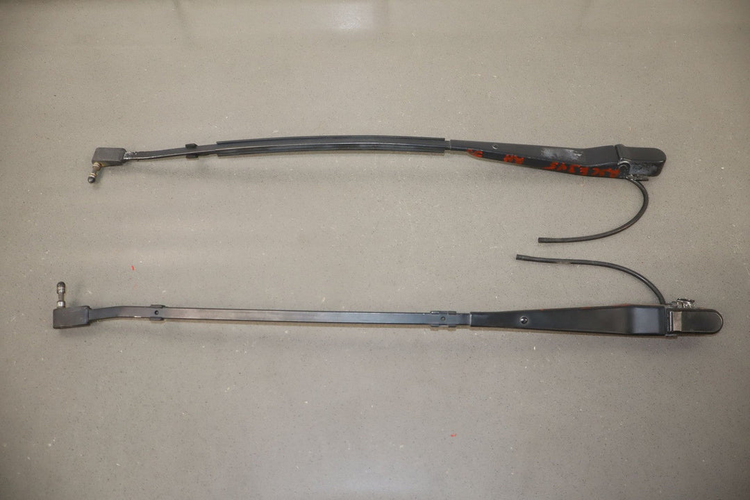 1995 - 1996 Chevrolet Corvette C4 - Wiper Arm Pair