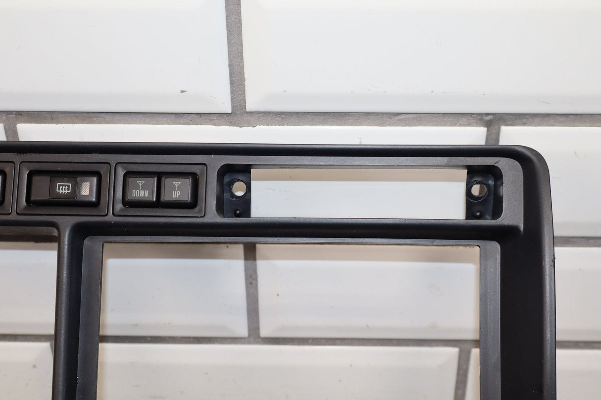1995-1997 Toyota Land Cruiser LX450 J80 - Radio Bezel