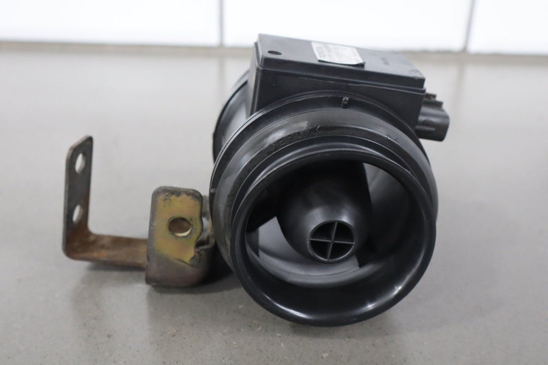 1995 - 1998 Toyota Land Cruiser Air Flow Meter 2225066050 OEM