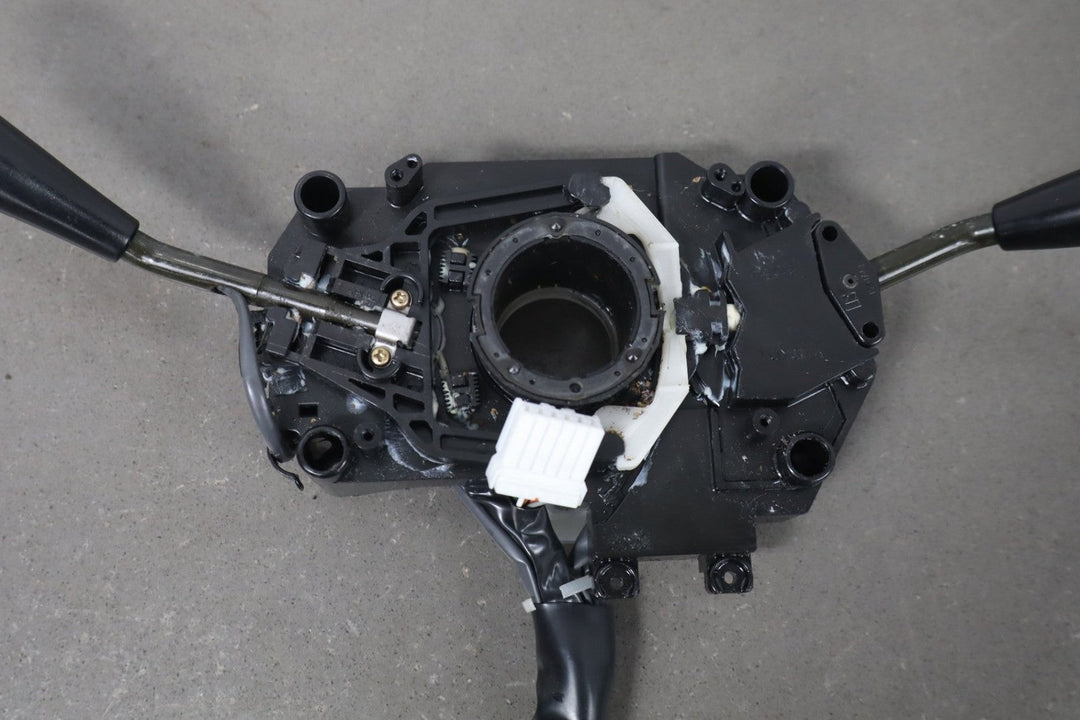 1995 - 1998 Toyota Land Cruiser Column Mounted Switches 843106A261 OEM