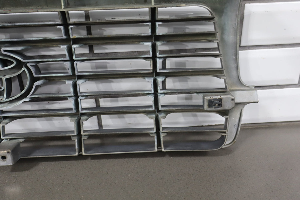1995-1998 Toyota Land Cruiser Grille 5310160130