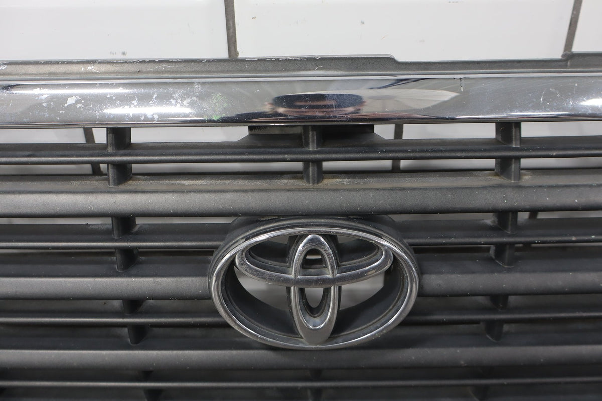 1995-1998 Toyota Land Cruiser Grille 5310160130