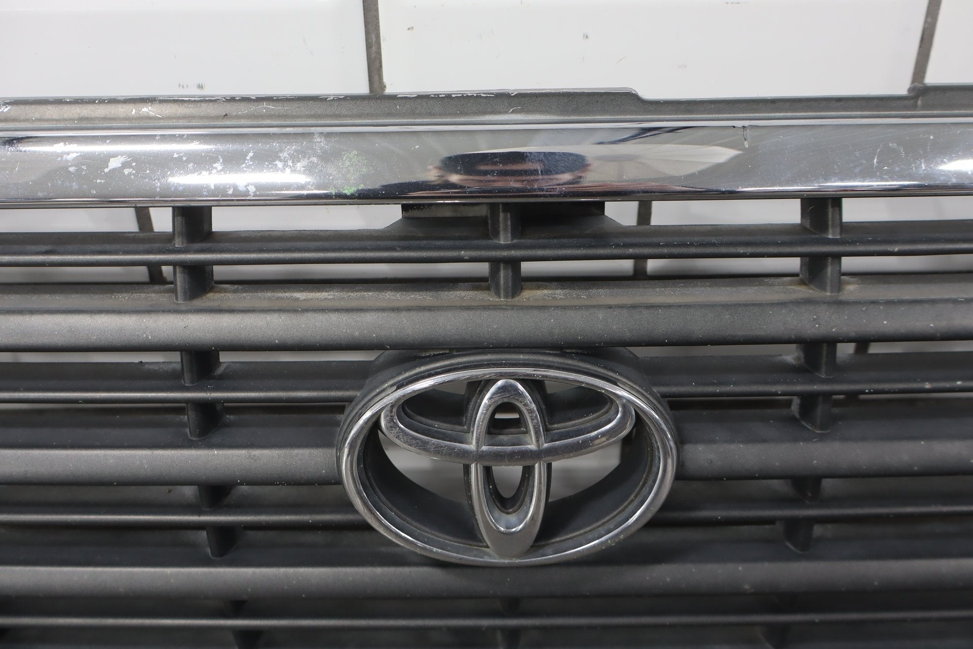 1995-1998 Toyota Land Cruiser Grille 5310160130