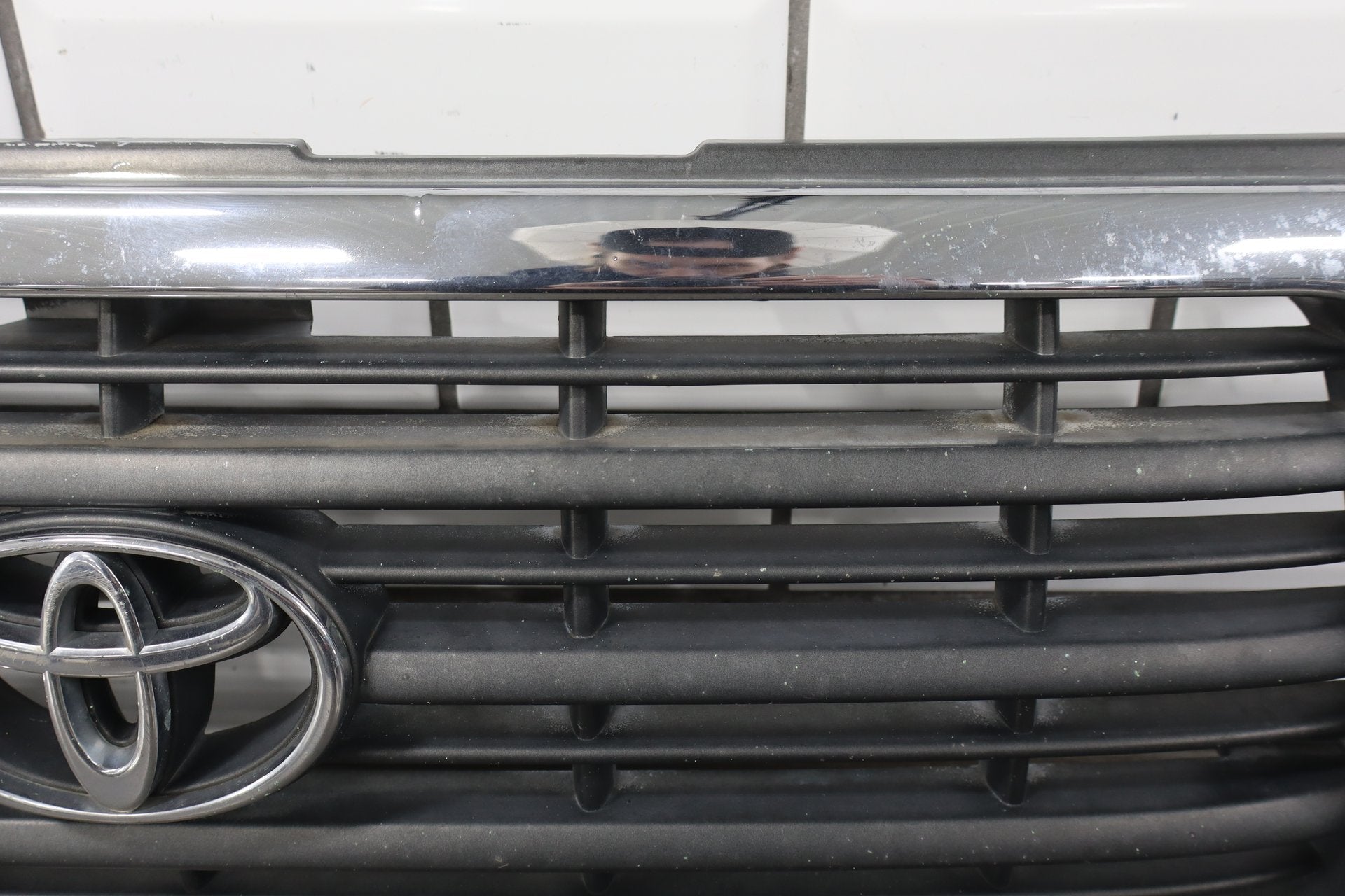 1995-1998 Toyota Land Cruiser Grille 5310160130