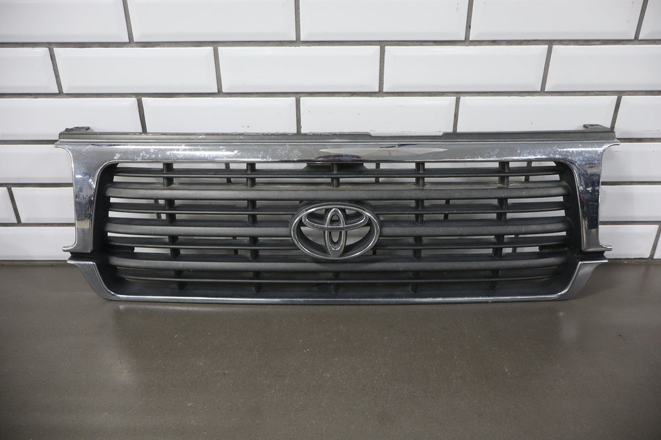 1995-1998 Toyota Land Cruiser Grille 5310160130