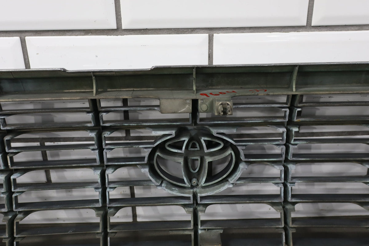 1995-1998 Toyota Land Cruiser Grille 5310160130