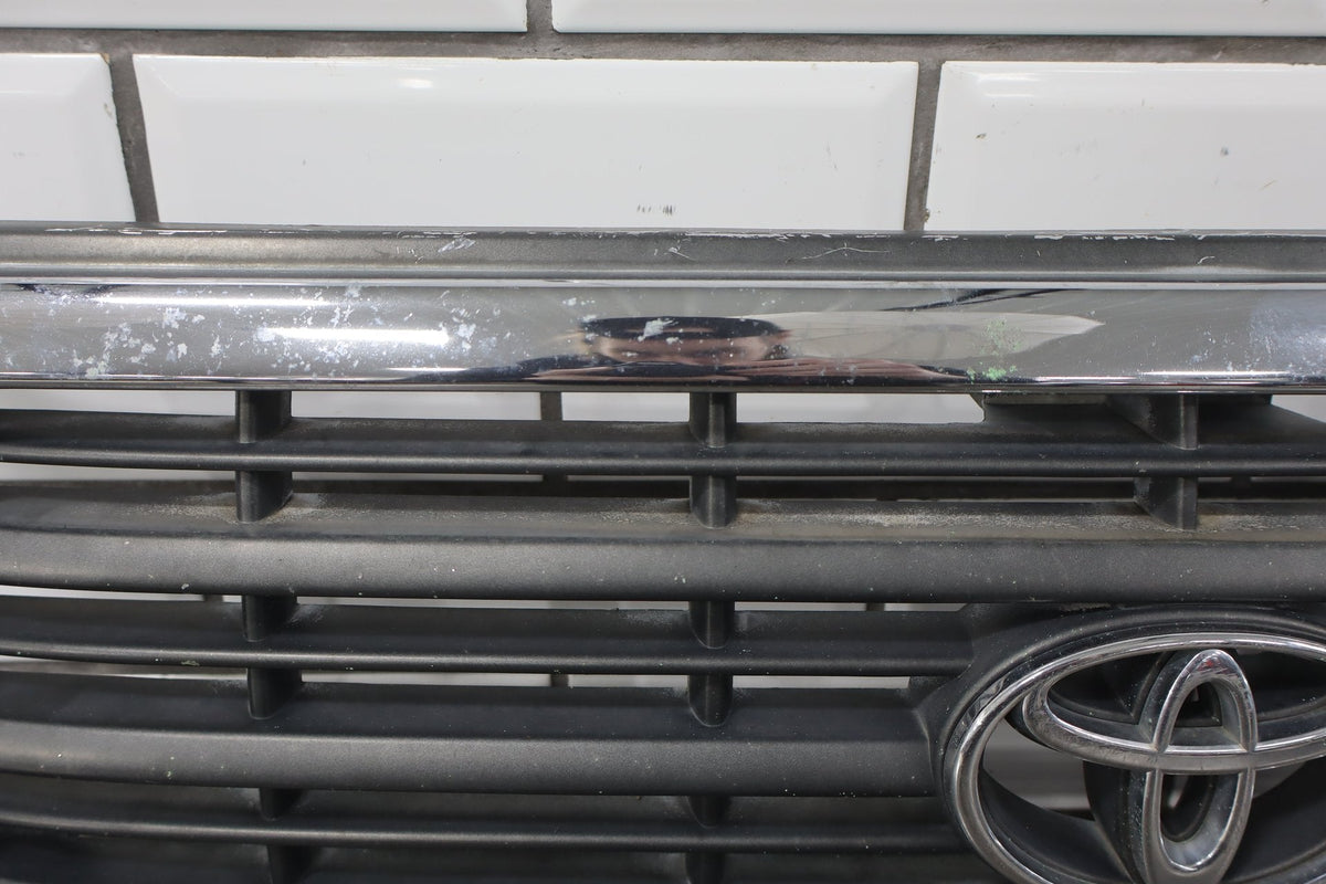 1995-1998 Toyota Land Cruiser Grille 5310160130