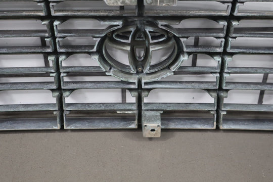 1995 - 1998 Toyota Land Cruiser Grille 5310160130 OEM
