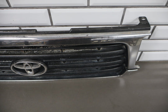 1995 - 1998 Toyota Land Cruiser Grille 5310160130 OEM