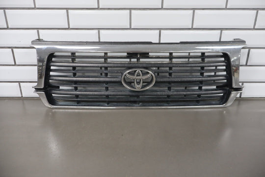 1995 - 1998 Toyota Land Cruiser Grille 5310160130 OEM