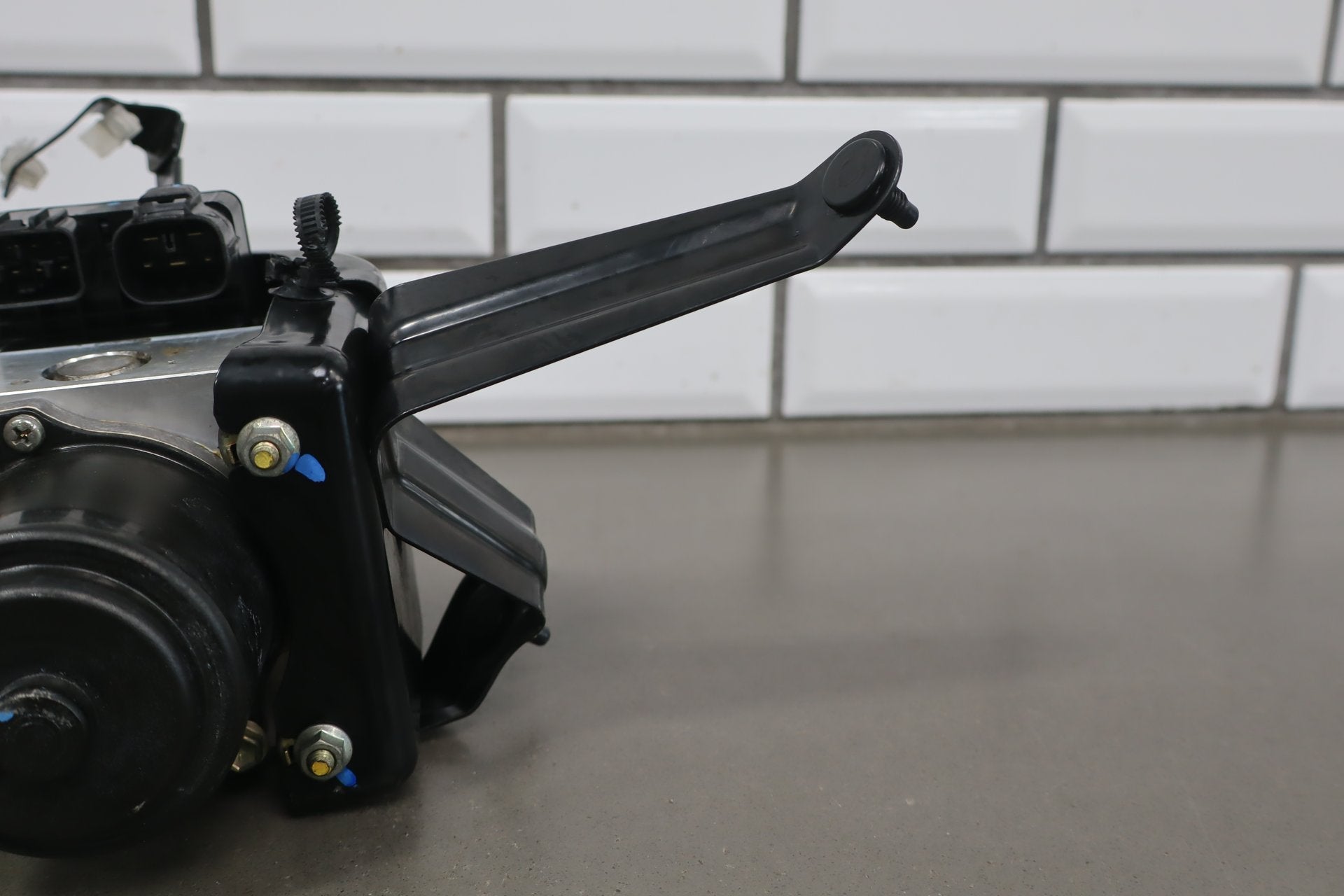 1995-1999 Toyota Crown ABS Pump Module 4 Wheel OEM JZS151