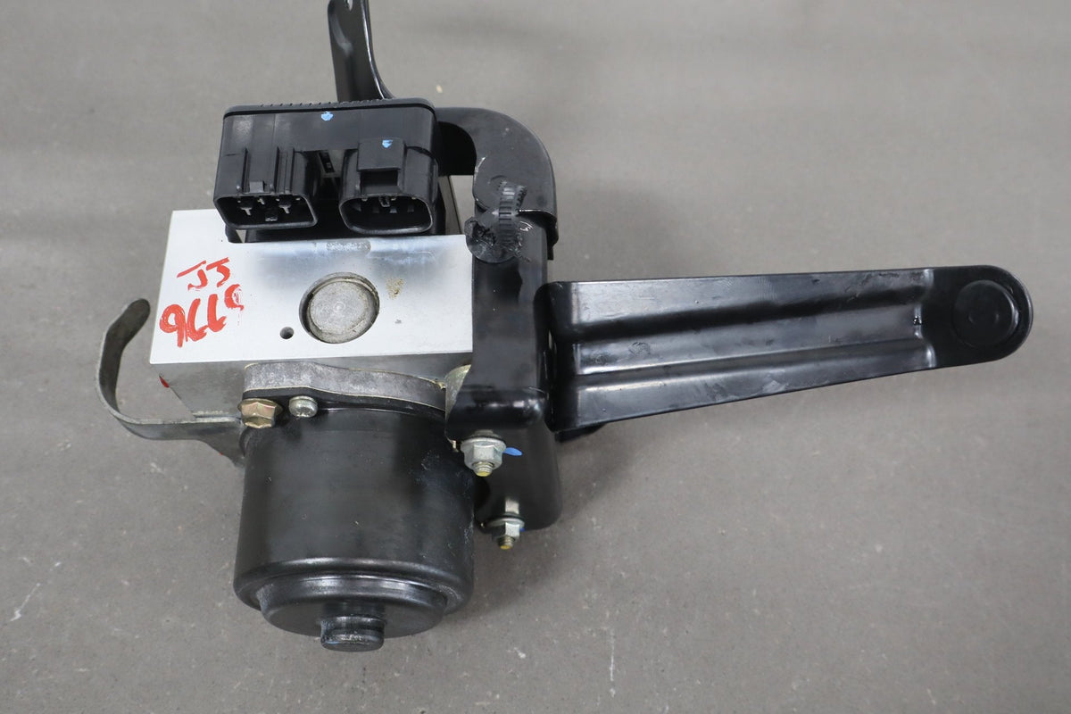 1995-1999 Toyota Crown ABS Pump Module 4 Wheel OEM JZS151