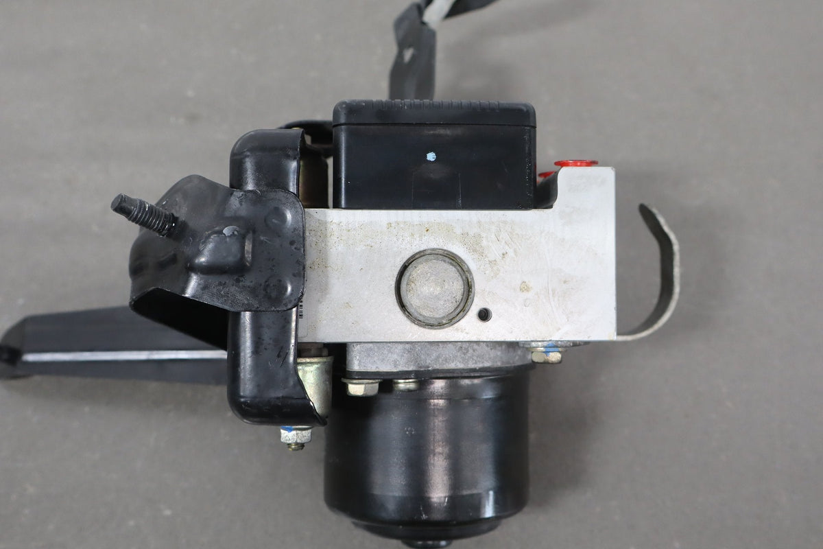 1995-1999 Toyota Crown ABS Pump Module 4 Wheel OEM JZS151