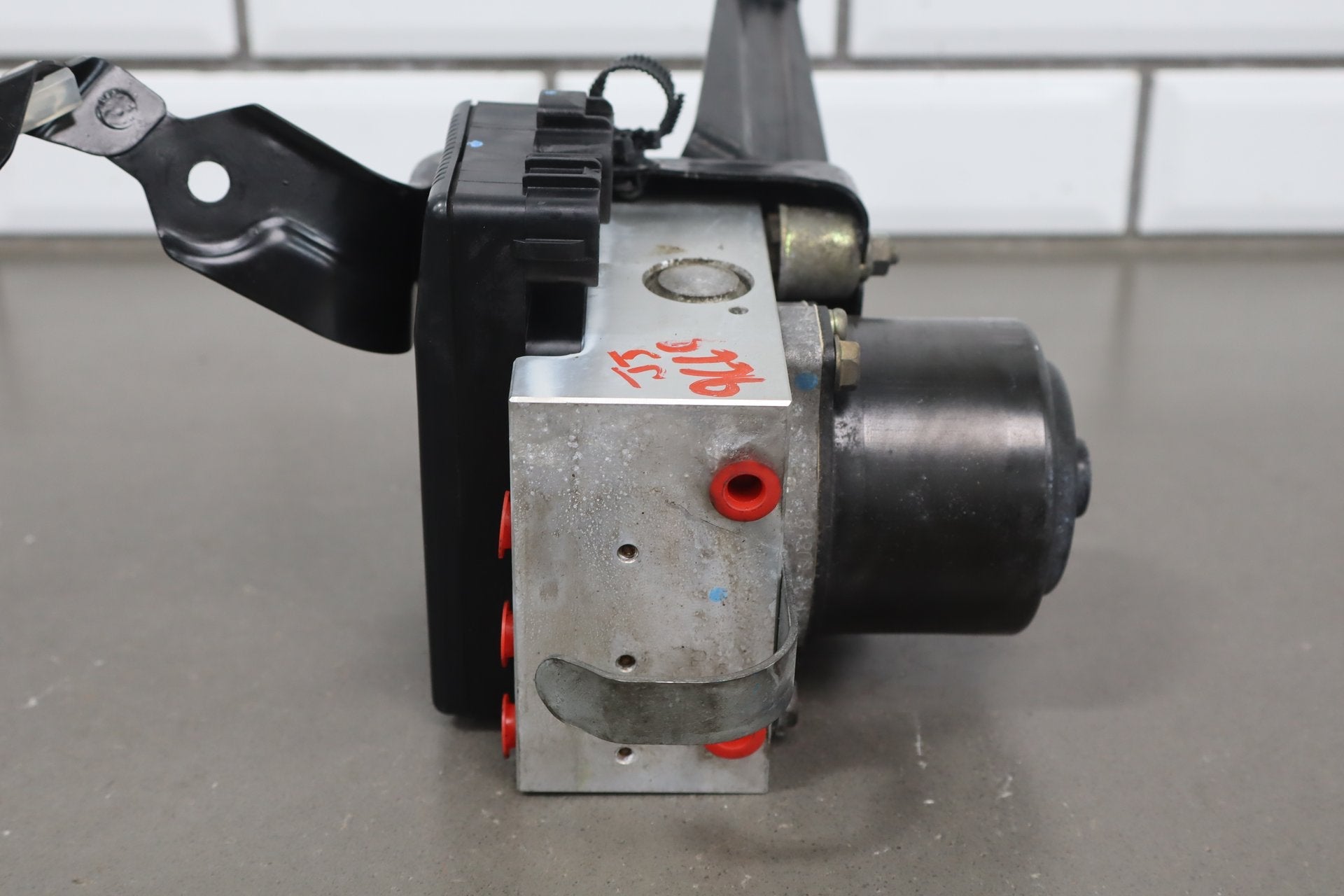1995-1999 Toyota Crown ABS Pump Module 4 Wheel OEM JZS151