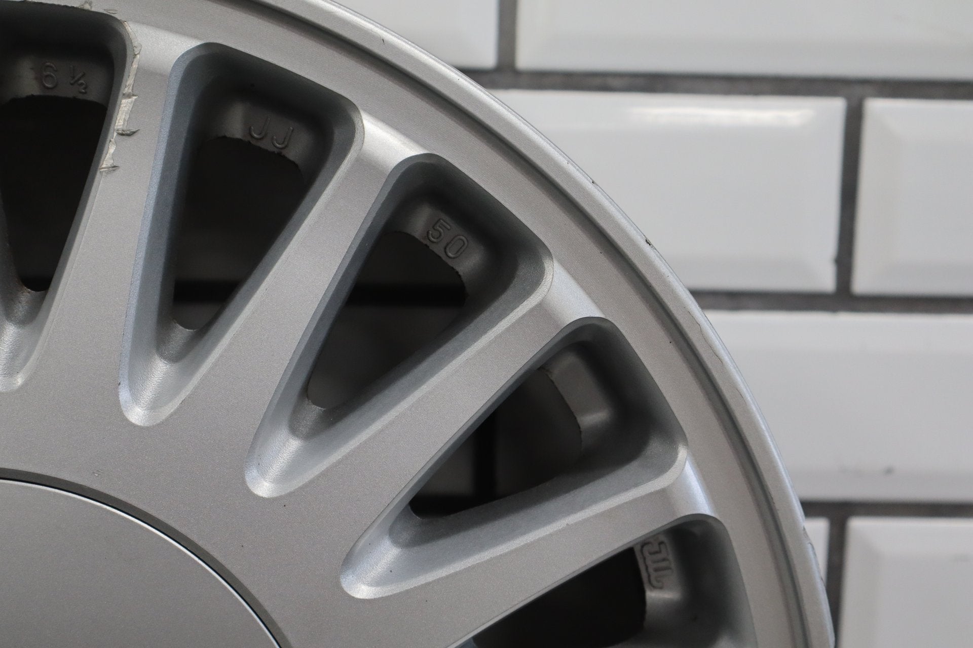 1995-1999 Toyota Crown Alloy Wheel 15x6.5 21 Spoke Silver OEM JZS151