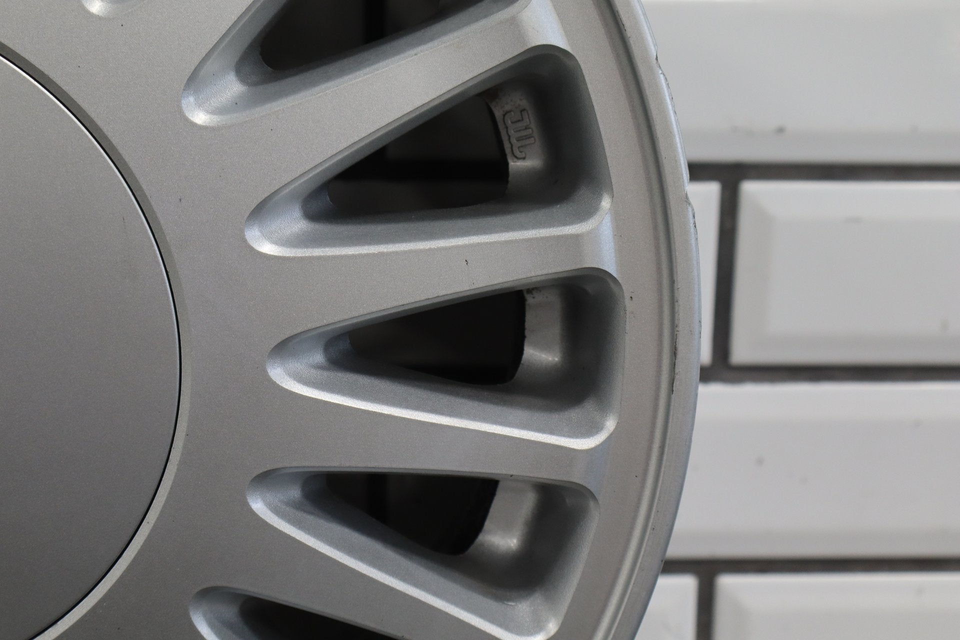 1995-1999 Toyota Crown Alloy Wheel 15x6.5 21 Spoke Silver OEM JZS151