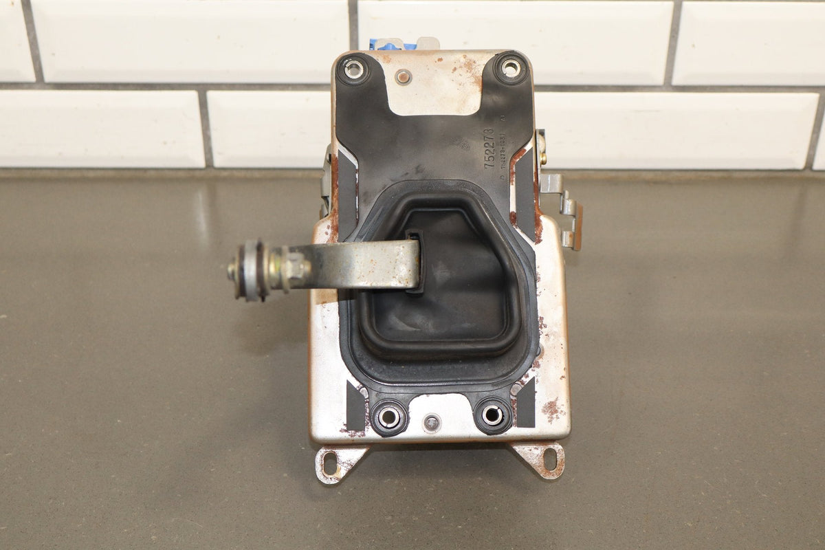 1995-1999 Toyota Crown Automatic Floor Shifter OEM JZS151 w Knob Tested