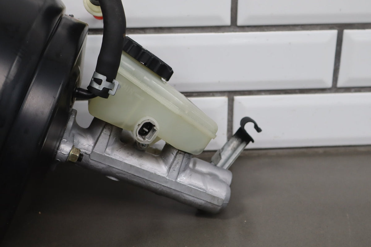 1995-1999 Toyota Crown Brake Booster Master Cylinder OEM JZS151 Complete