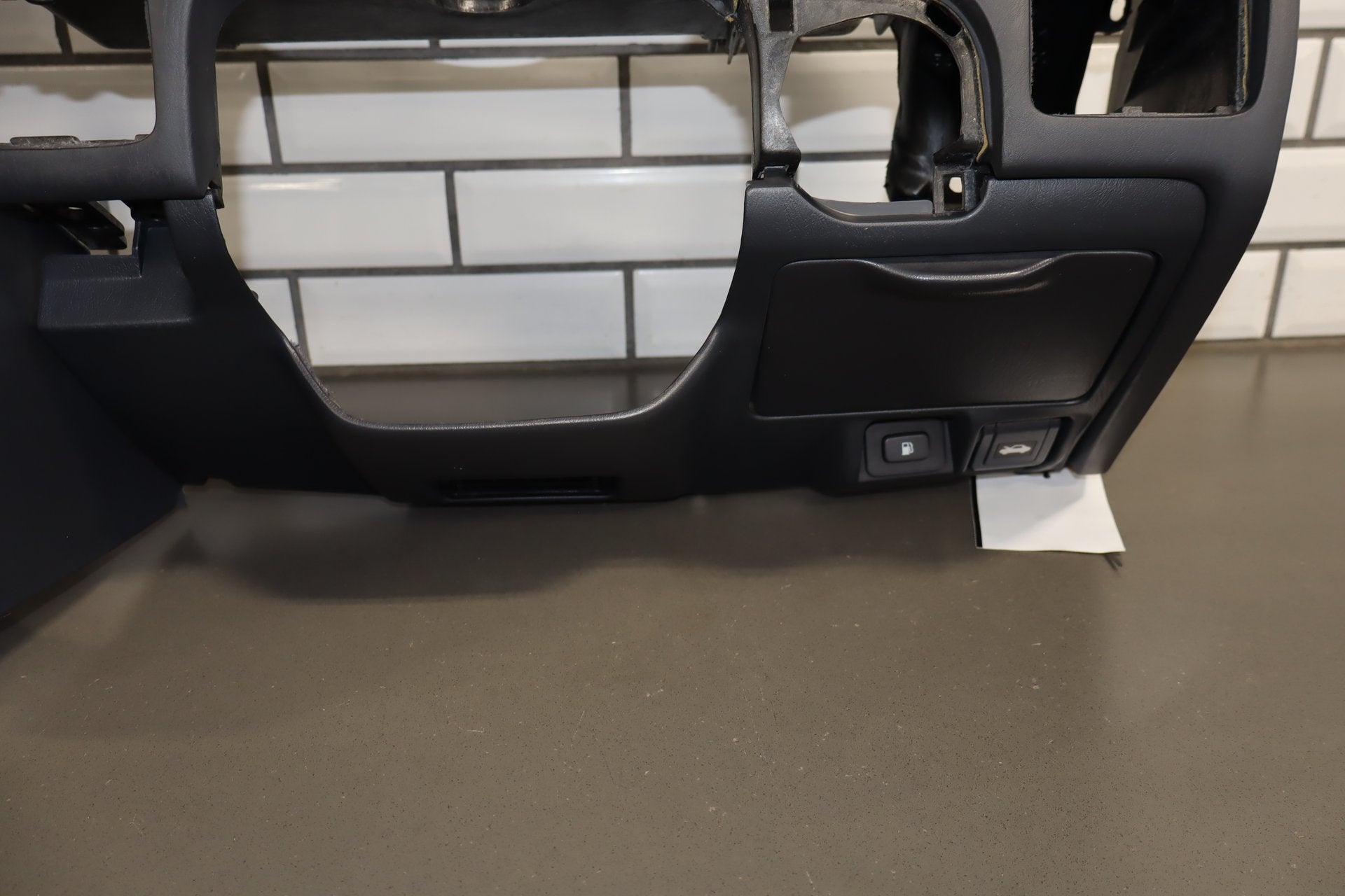 1995-1999 Toyota Crown Dash Panel Grey FD10 OEM JZS151 Sold Bare