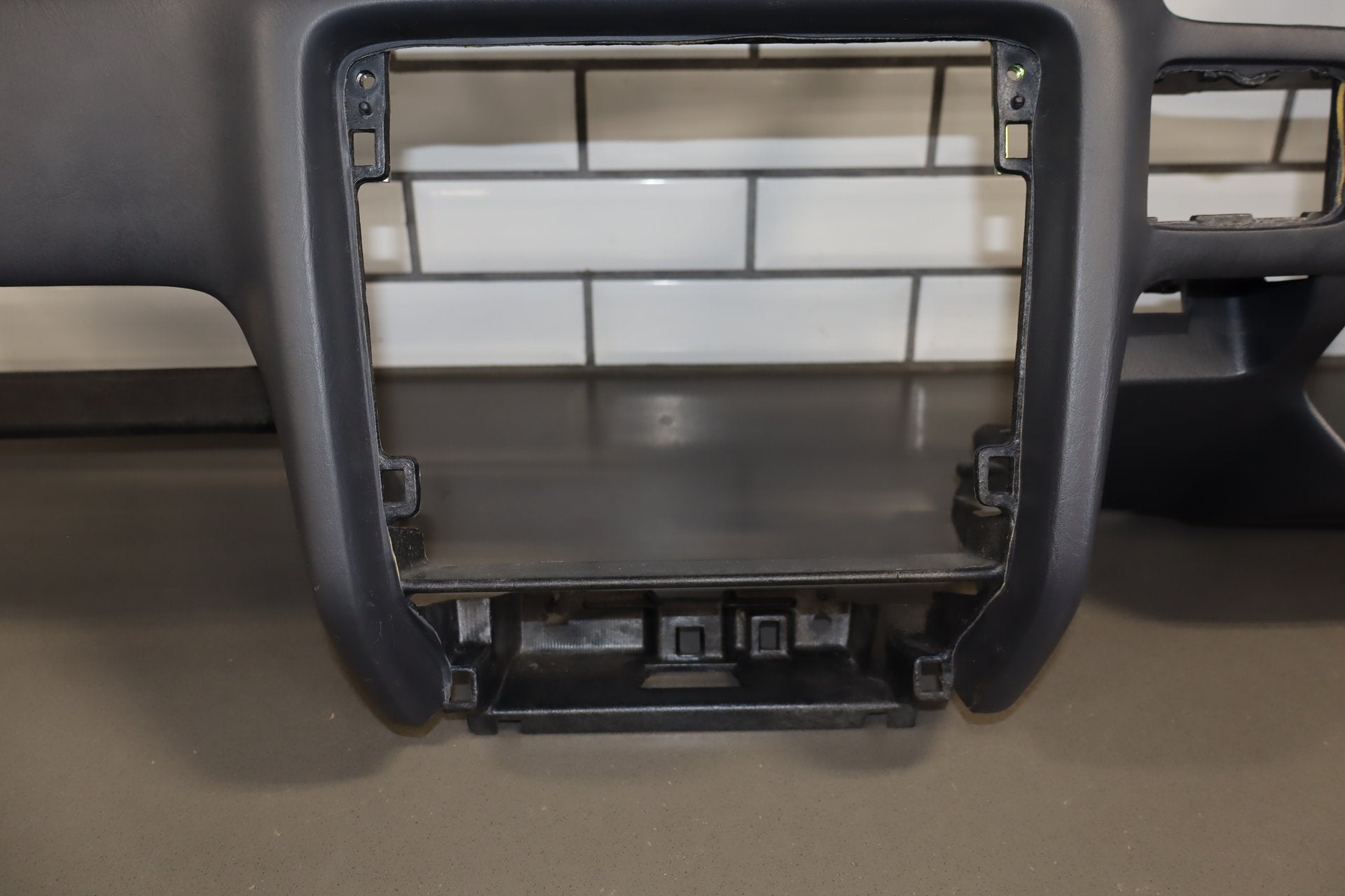 1995-1999 Toyota Crown Dash Panel Grey FD10 OEM JZS151 Sold Bare