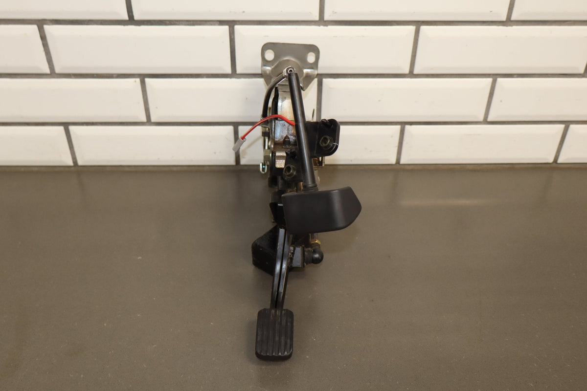 1995-1999 Toyota Crown Emergency Park Brake Pedal OEM JZS151 Functions