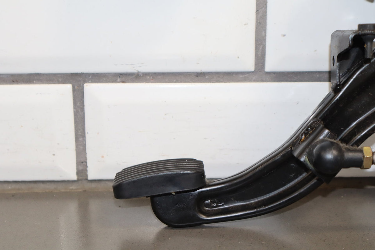 1995-1999 Toyota Crown Emergency Park Brake Pedal OEM JZS151 Functions