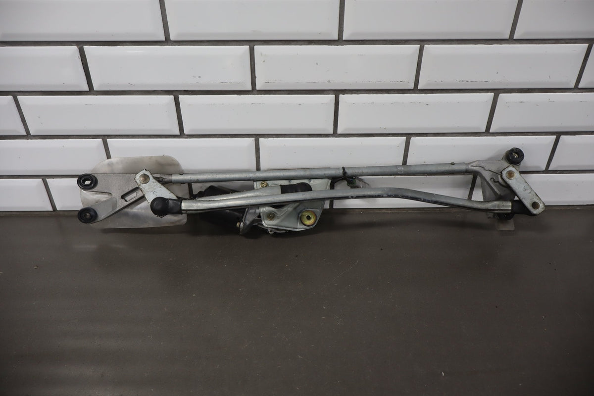 1995-1999 Toyota Crown Front Wiper Motor Transmission OEM JZS151 Tested