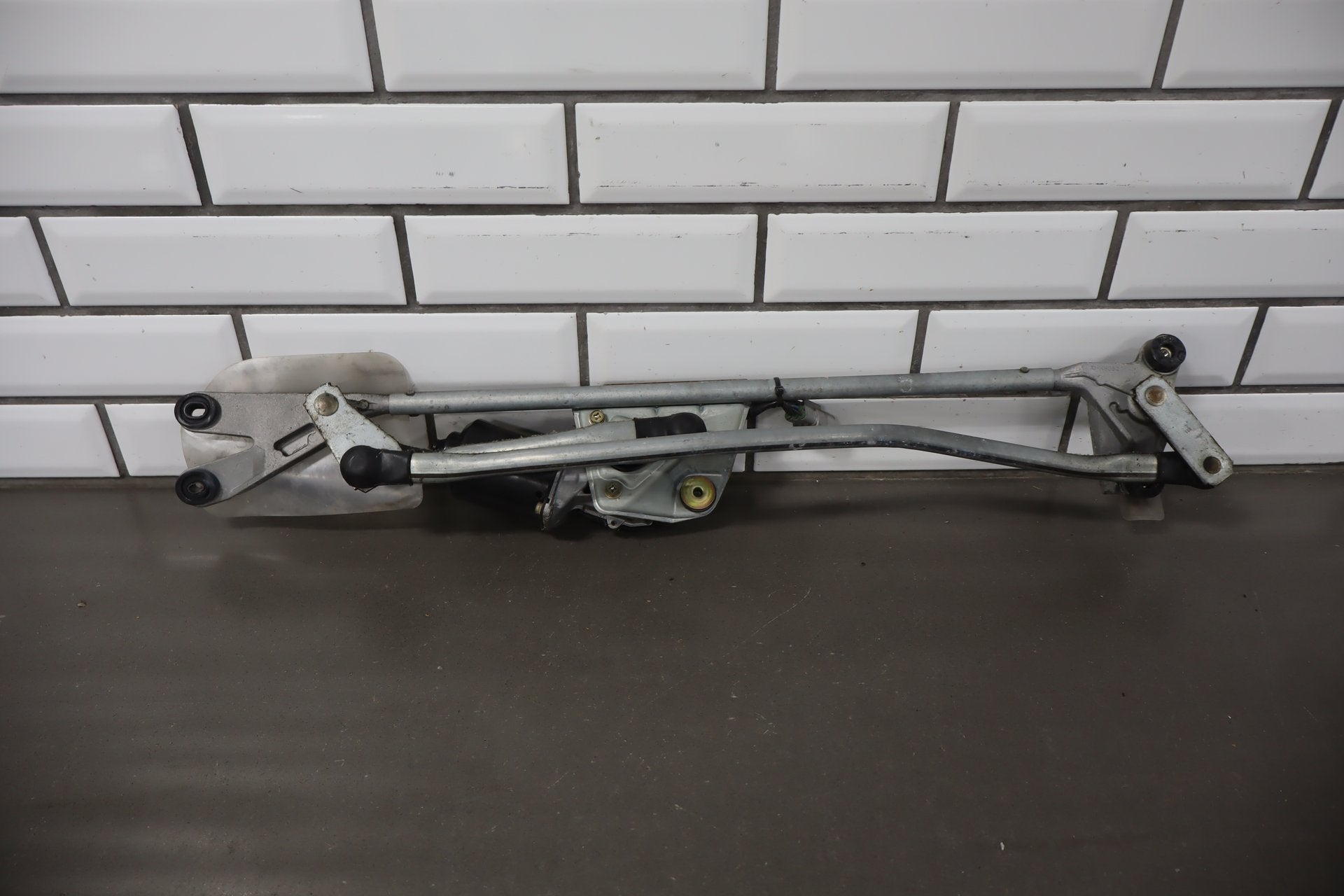 1995-1999 Toyota Crown Front Wiper Motor Transmission OEM JZS151 Tested