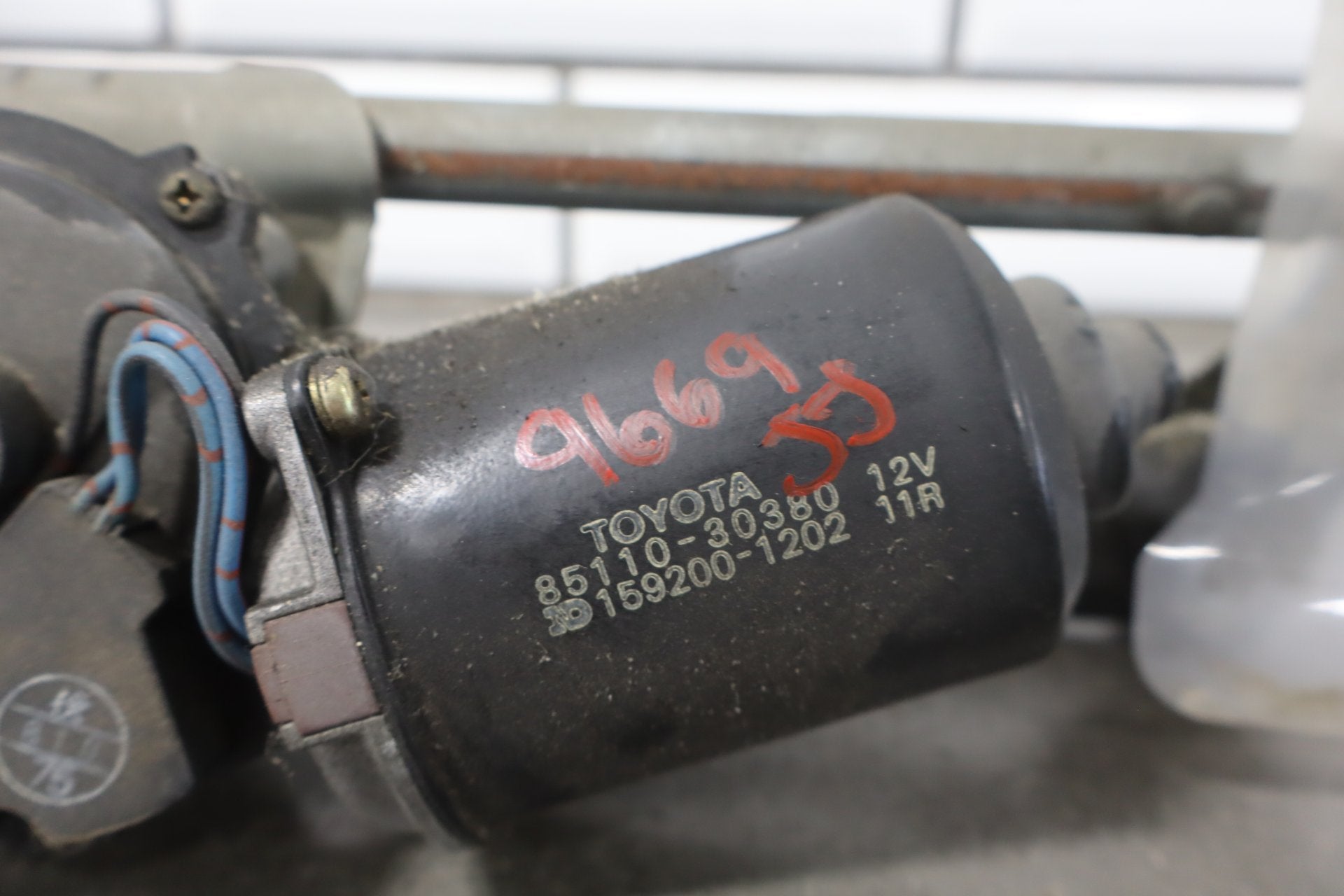 1995-1999 Toyota Crown Front Wiper Motor Transmission OEM JZS151 Tested