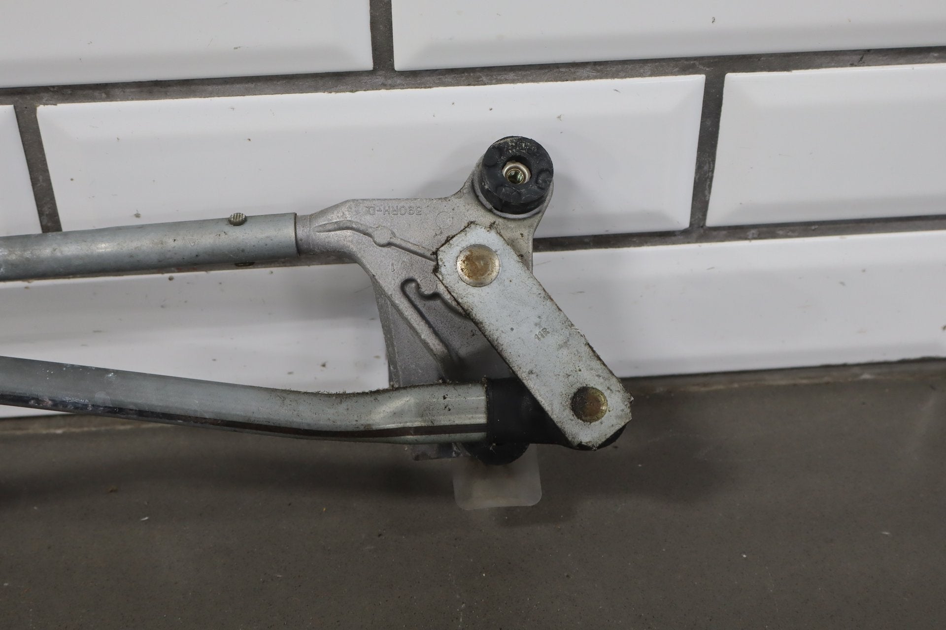 1995-1999 Toyota Crown Front Wiper Motor Transmission OEM JZS151 Tested