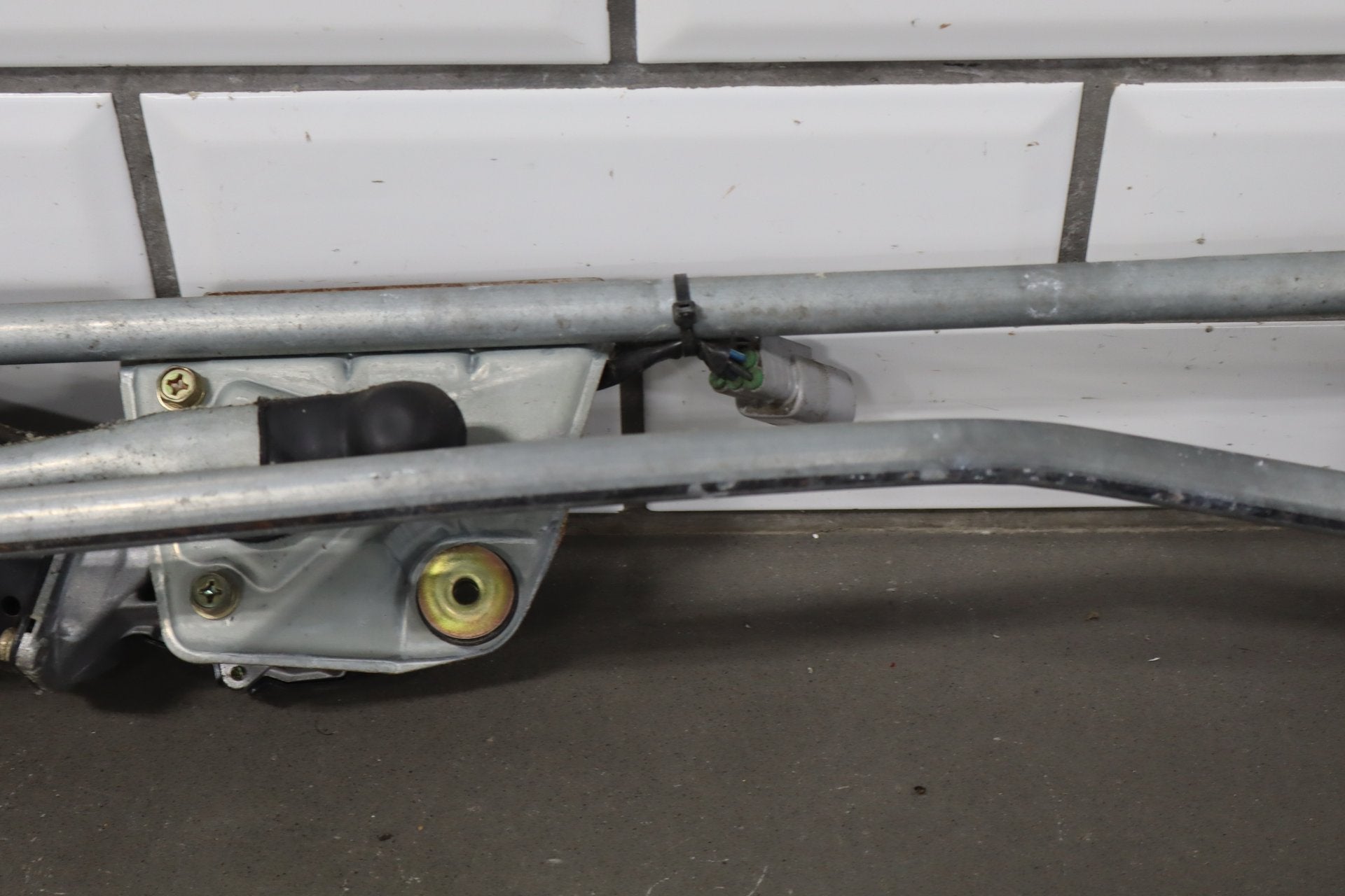 1995-1999 Toyota Crown Front Wiper Motor Transmission OEM JZS151 Tested