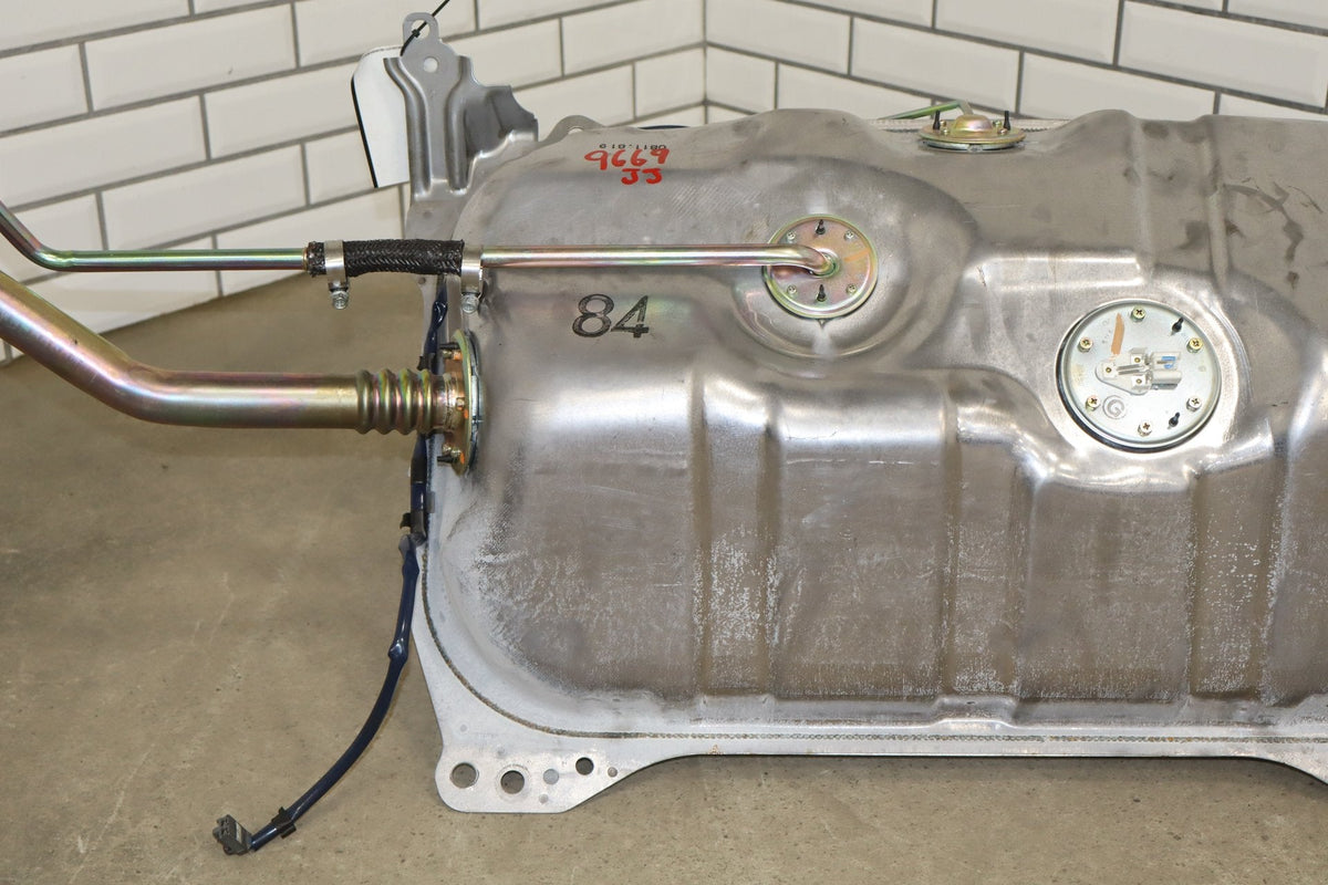 1995-1999 Toyota Crown Fuel Tank 70L w Pump OEM JZS151 18.5 Gal