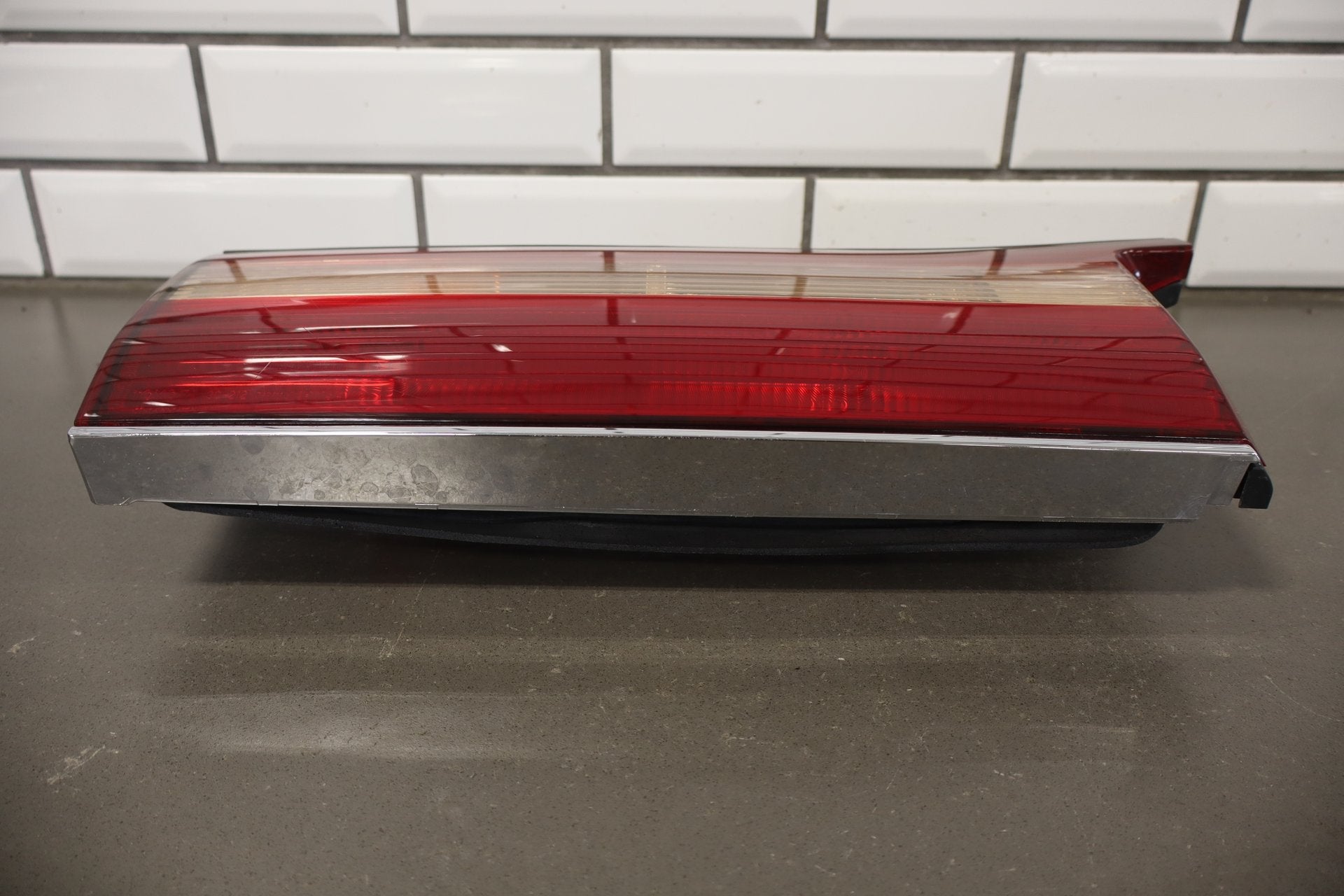 1995-1999 Toyota Crown Left Inner Tail Light Trunk OEM JZS151 Clean