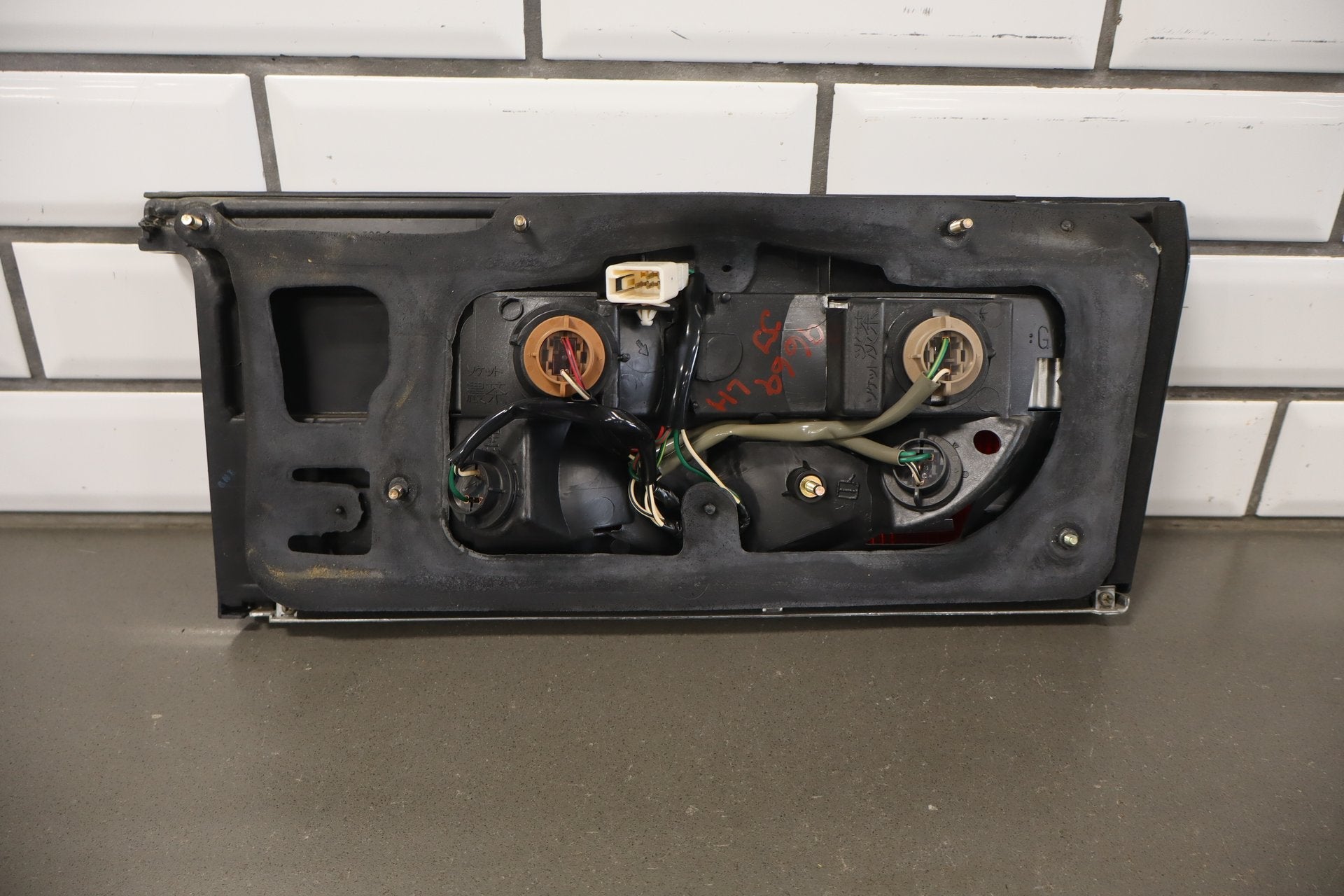 1995-1999 Toyota Crown Left Inner Tail Light Trunk OEM JZS151 Clean