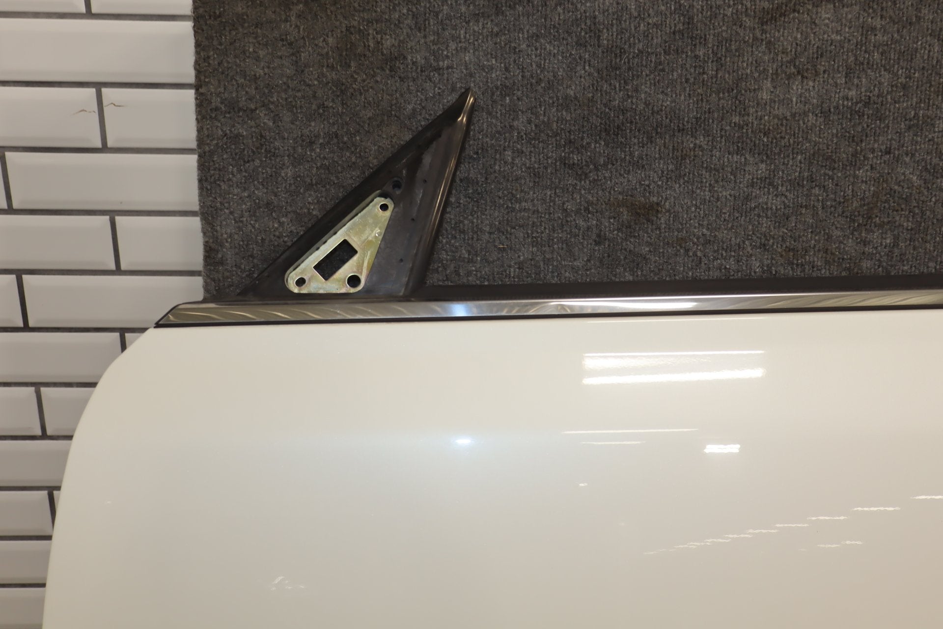 1995-1999 Toyota Crown Left LH Front Door White 2BK OEM JZS151