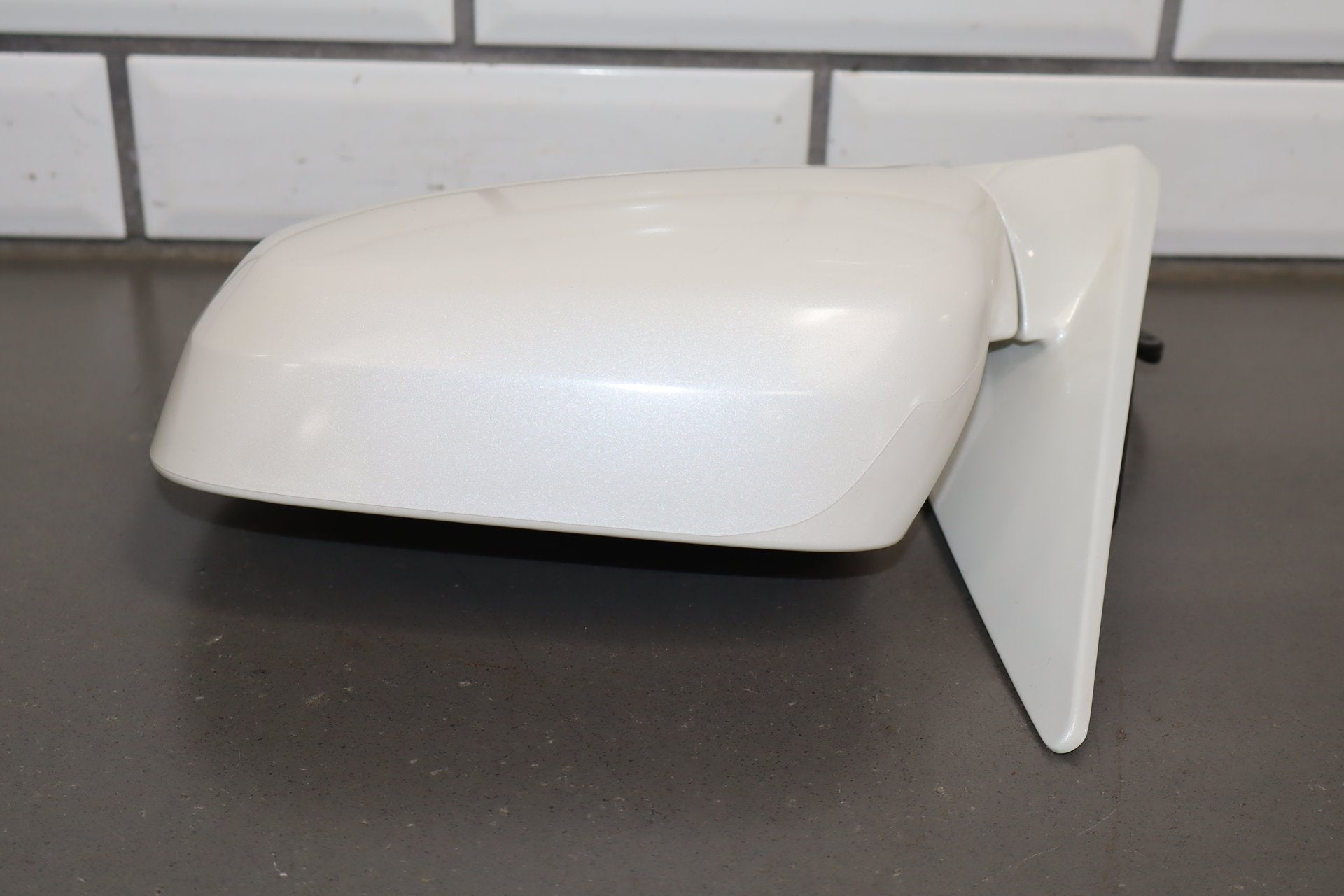 1995-1999 Toyota Crown Left Mirror Power Heated Fold White 2BK JZS151