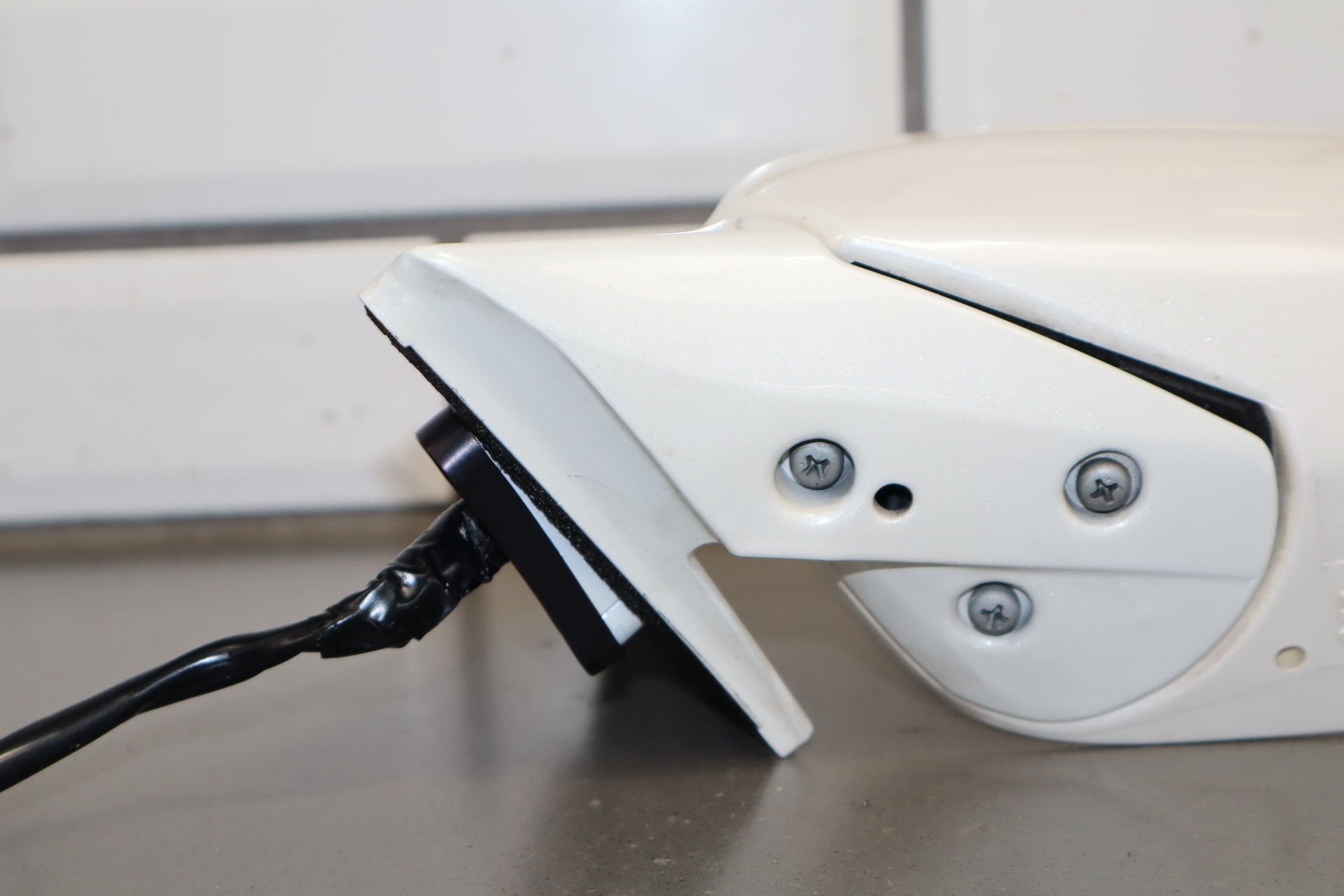 1995-1999 Toyota Crown Left Mirror Power Heated Fold White 2BK JZS151