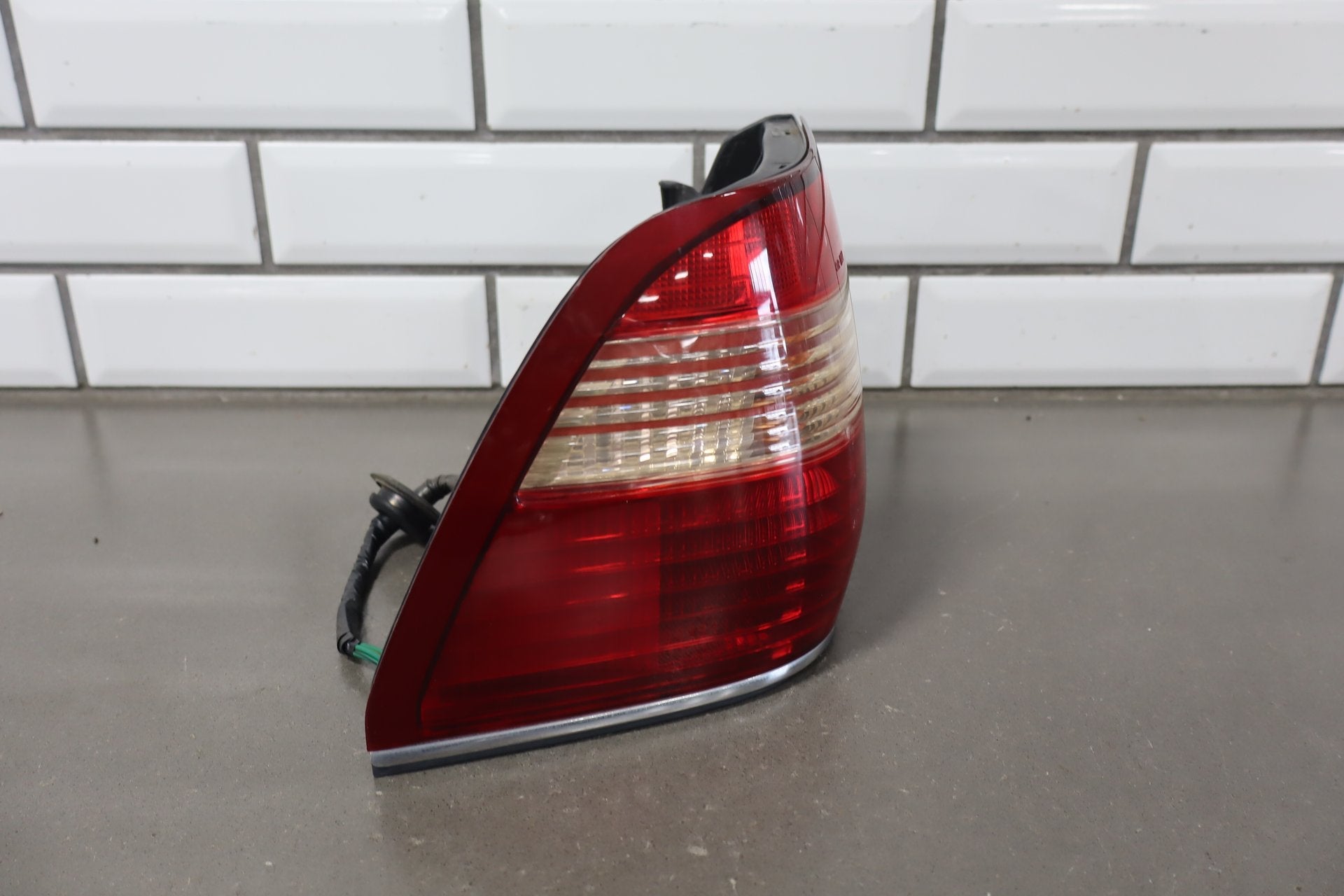 1995-1999 Toyota Crown Left Outer Tail Light OEM JZS151 Clean JDM