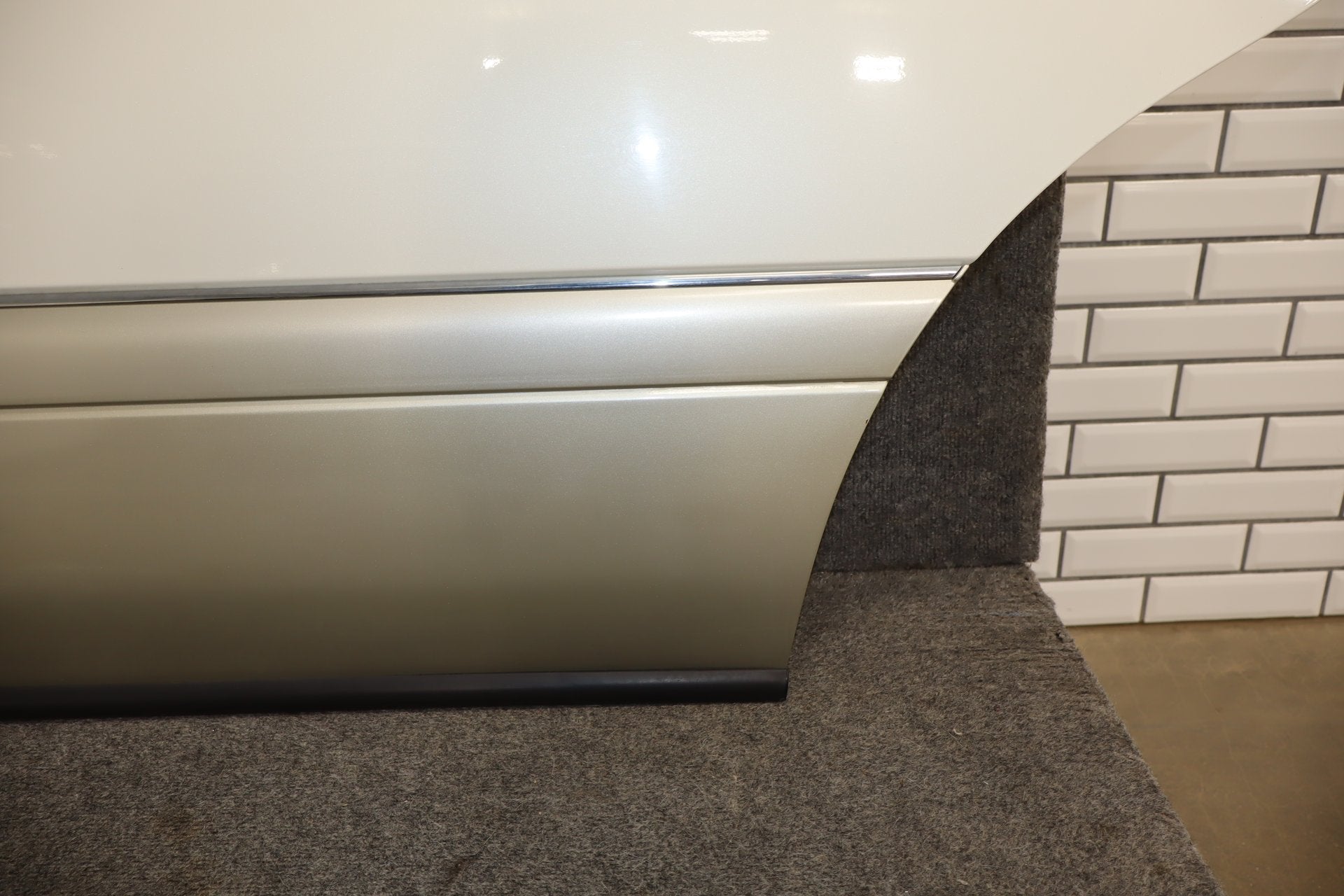 1995-1999 Toyota Crown Left Rear Door White 2BK OEM JZS151